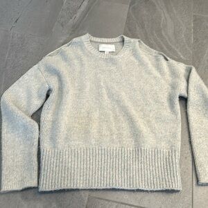 Like New Brochu Walker Size M Sweater